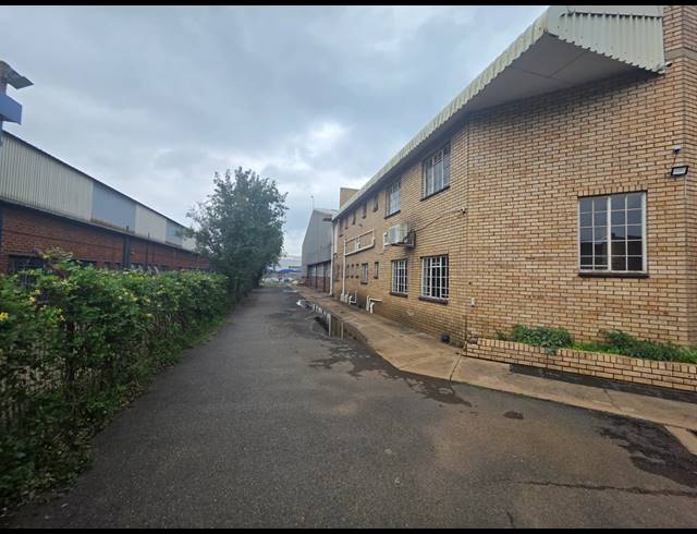 600M² WAREHOUSE TO LET IN ALRODE